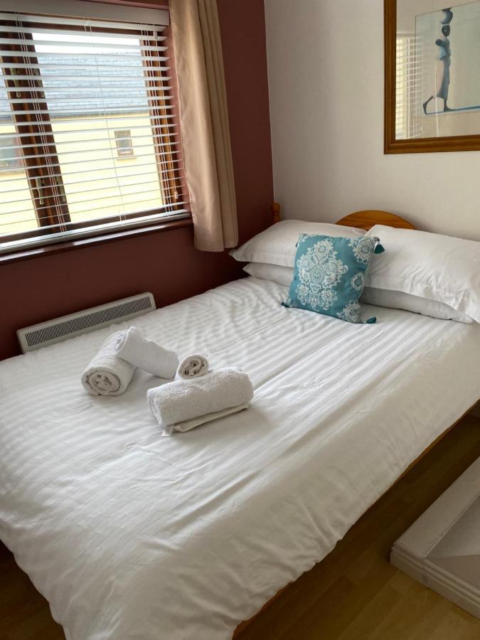 Village Centre Apartment Лехинч Экстерьер фото