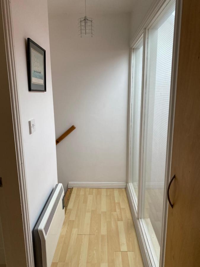 Village Centre Apartment Лехинч Экстерьер фото
