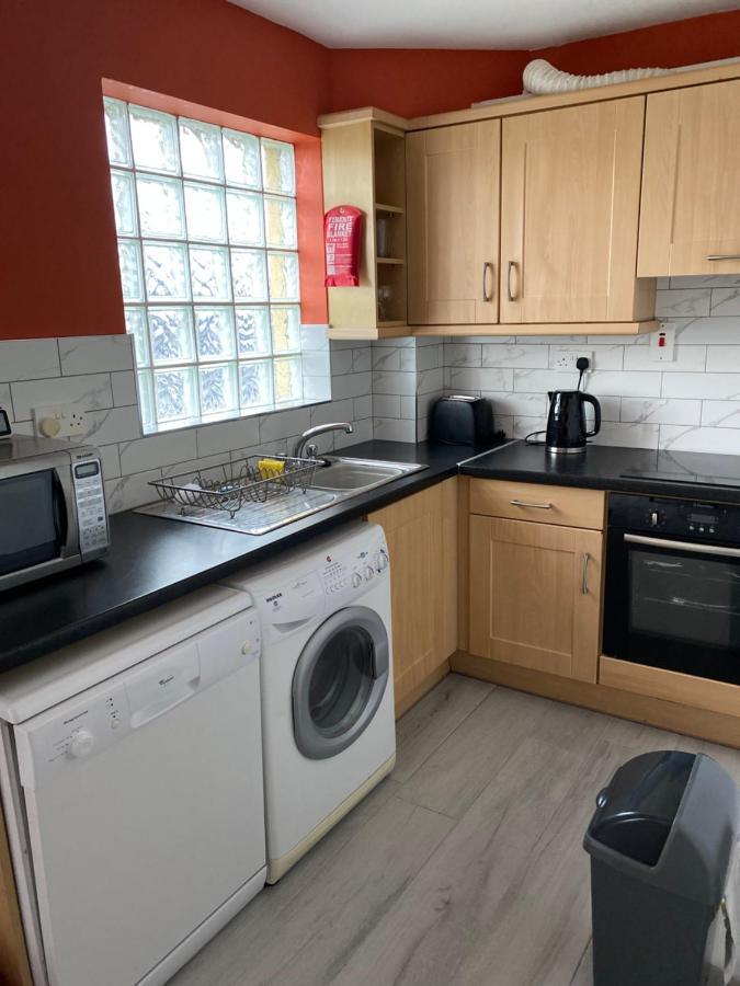 Village Centre Apartment Лехинч Экстерьер фото
